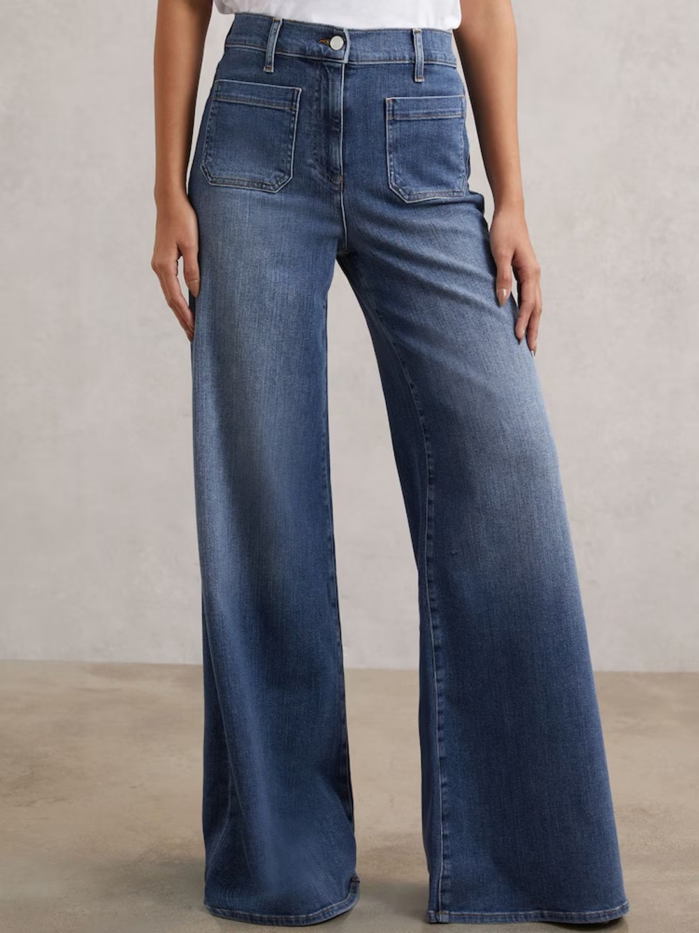 Reiss Bella Patch Pocket Wide Leg Jeans Mid Blue Size 28 NWT